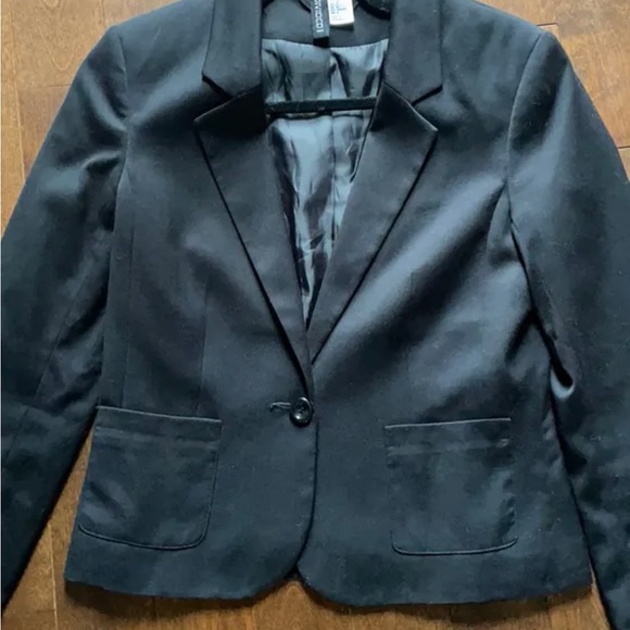 Black Blazer - Picture 3 of 7